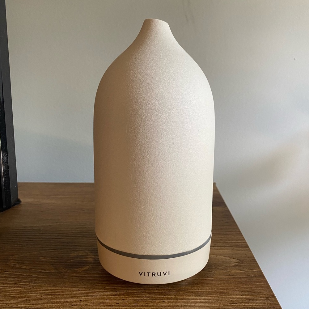 Vitruvi White Stone Diffuser